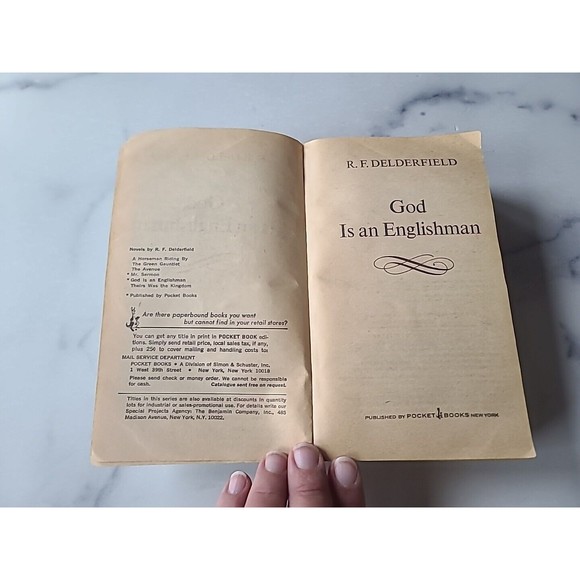 Vintage God Is an Englishman R.F. Delderfield 1970 - Picture 4 of 10
